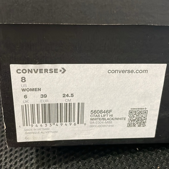 NWT: Converse platform high top - Picture 4 of 4